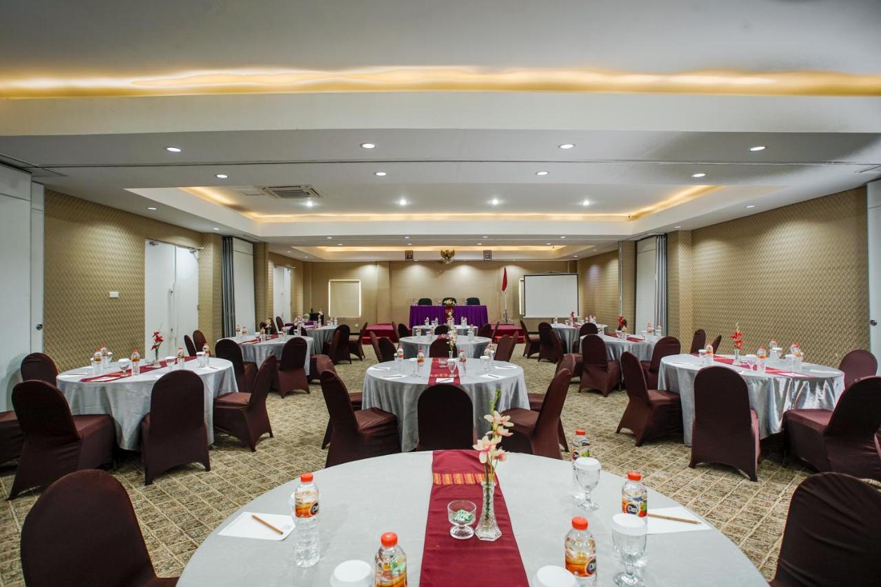Royal Regantris Cendana Hotel Surabaya Eksteriør billede
