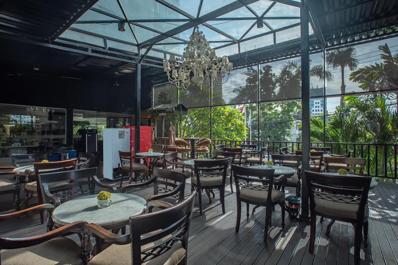 Royal Regantris Cendana Hotel Surabaya Eksteriør billede