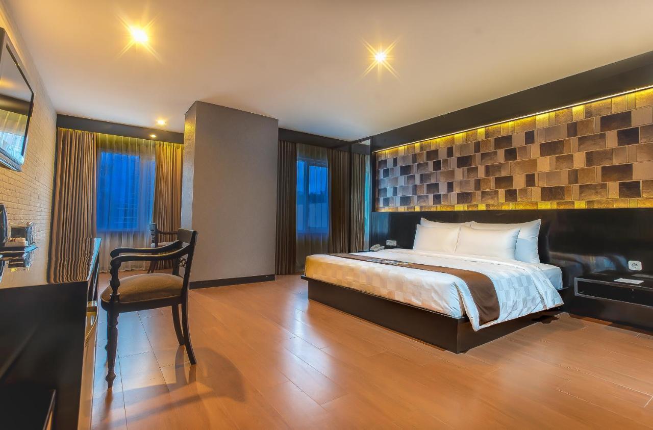 Royal Regantris Cendana Hotel Surabaya Eksteriør billede