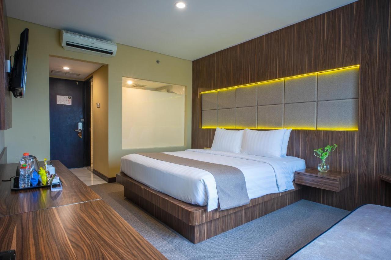 Royal Regantris Cendana Hotel Surabaya Eksteriør billede