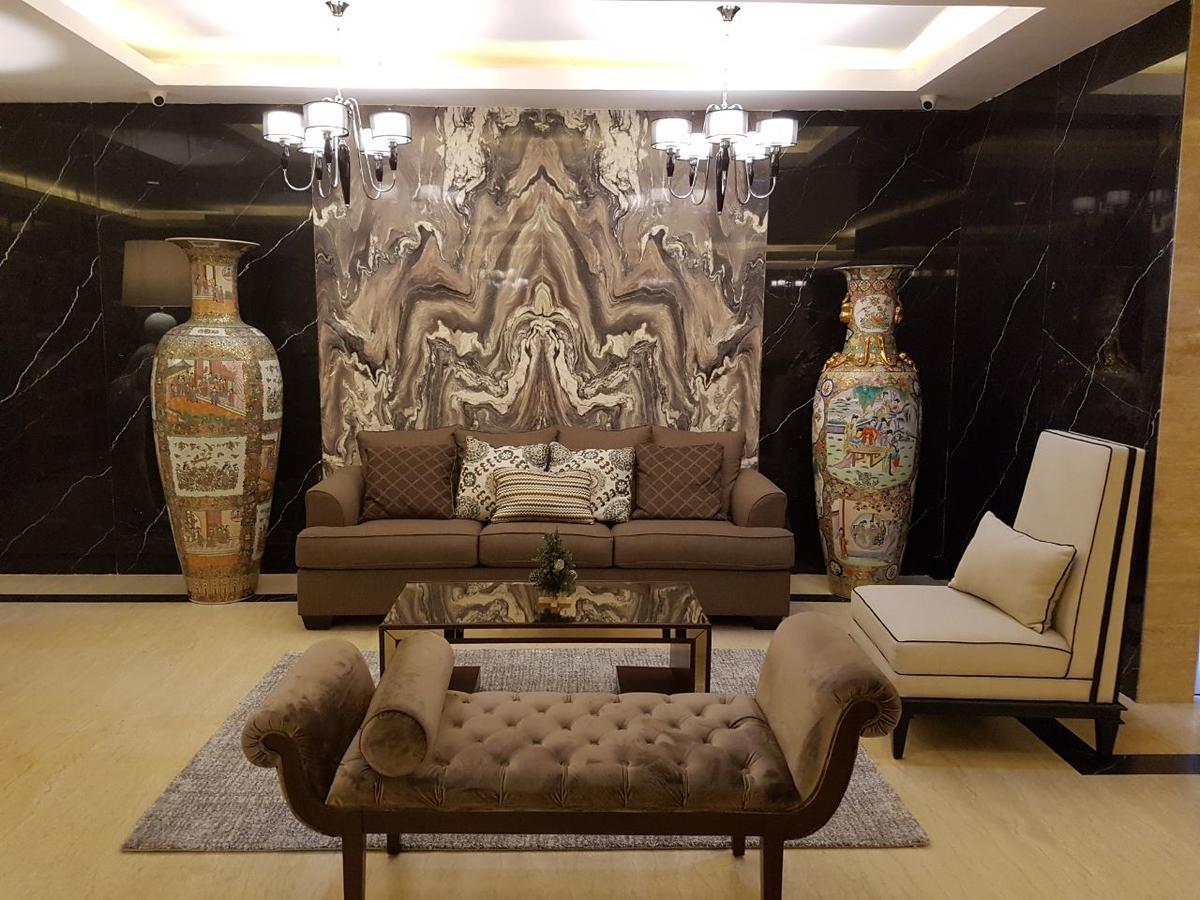 Royal Regantris Cendana Hotel Surabaya Eksteriør billede