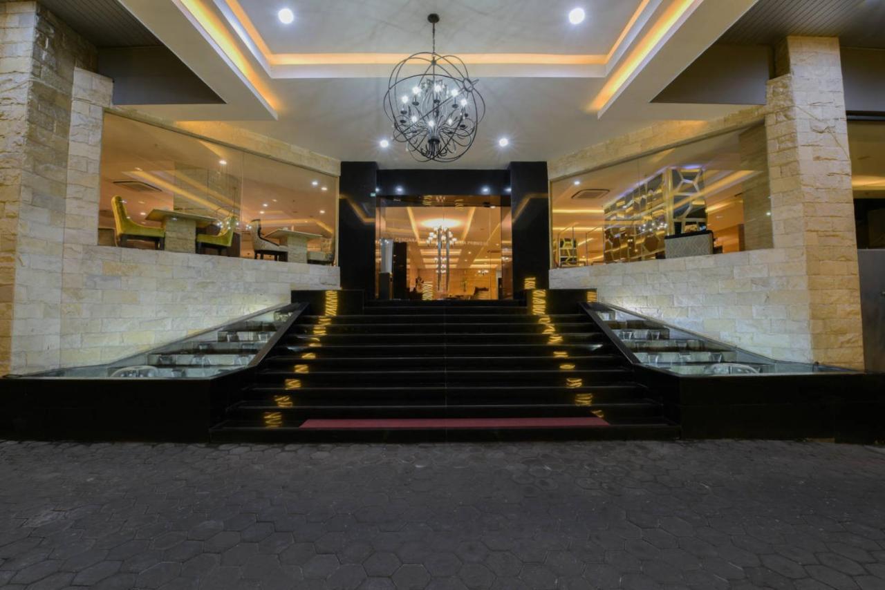 Royal Regantris Cendana Hotel Surabaya Eksteriør billede