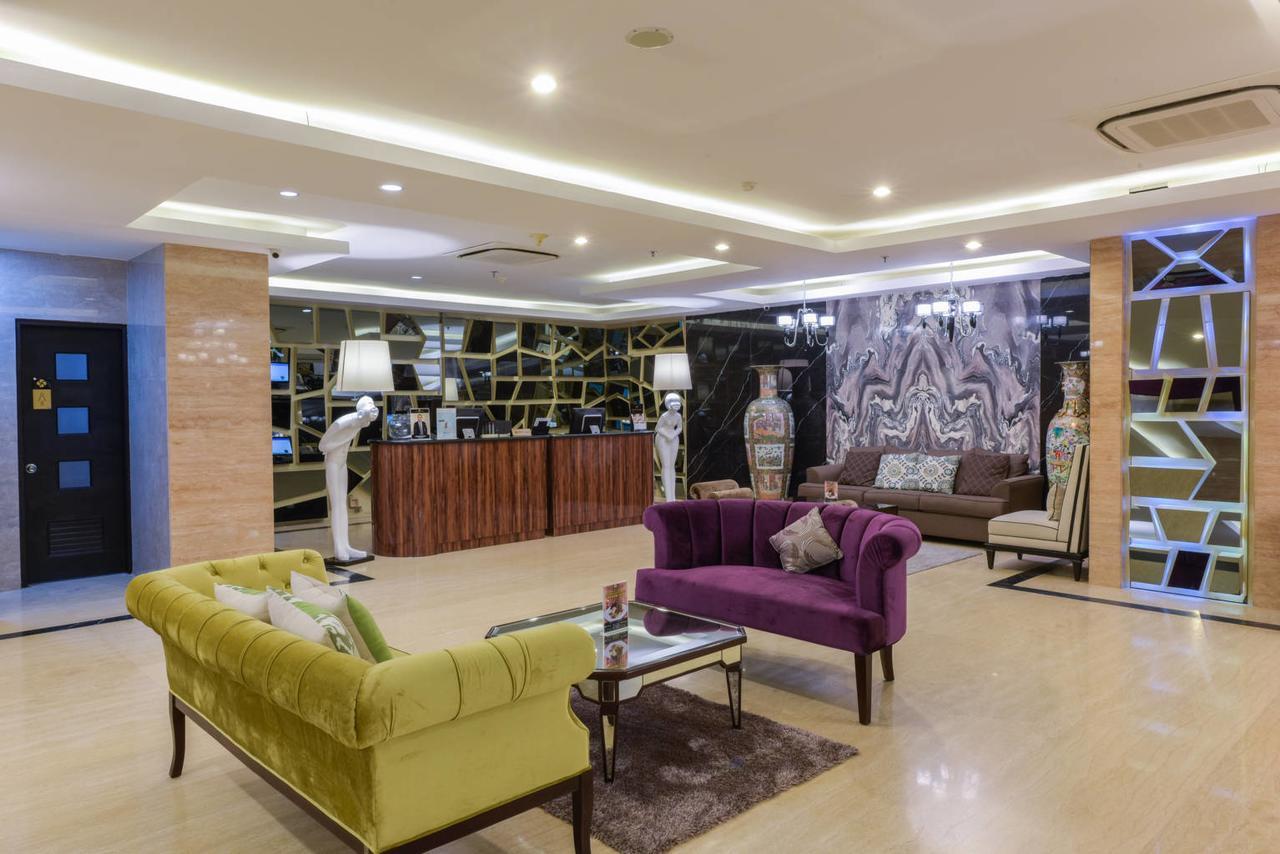 Royal Regantris Cendana Hotel Surabaya Eksteriør billede