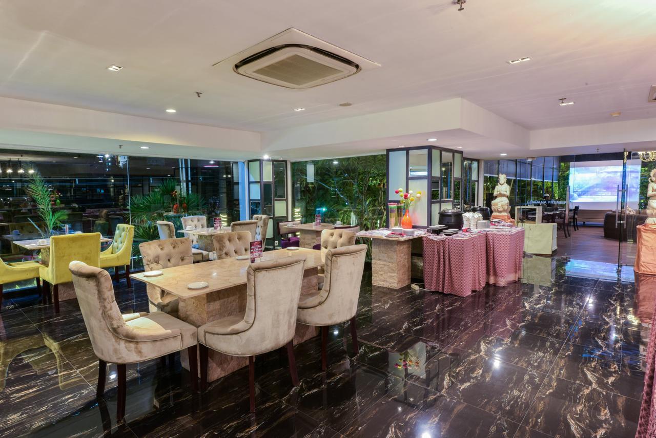 Royal Regantris Cendana Hotel Surabaya Eksteriør billede
